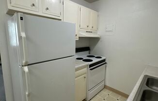 2 beds, 1 bath, 642 sqft, $850, Unit 24