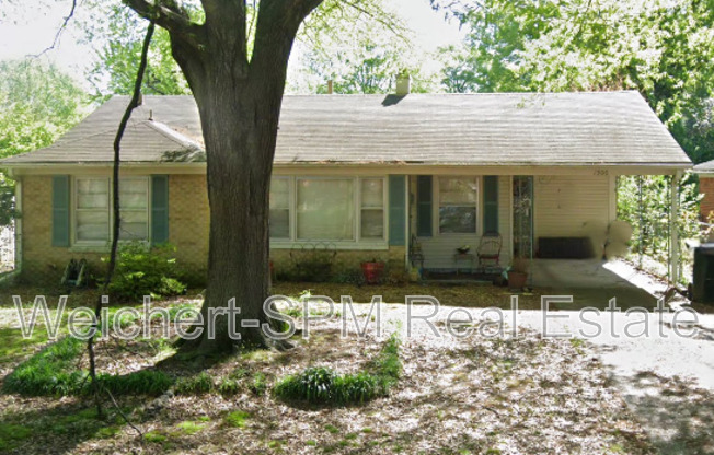 1500 IVY RD