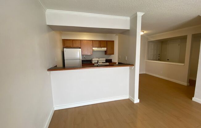 2 beds, 2 baths, 960 sqft, $1,500, Unit LAW13-202