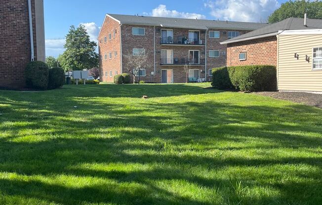 Oakwood Manor Apartments