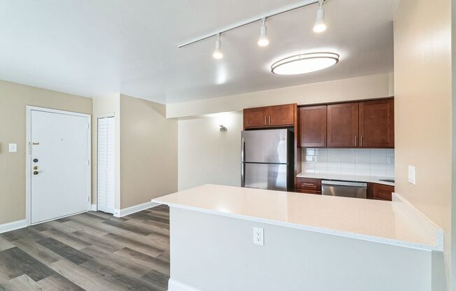 2 beds, 2 baths, 999 sqft, $2,150, Unit I23