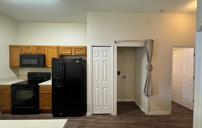 Move In Special! 1/2 Off 1st Months Rent Timber Run Downstairs Condo!