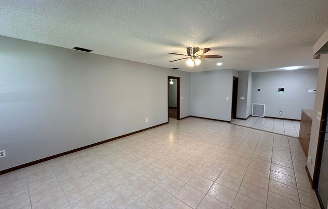 Incredible 3 Bedroom and 2 Bath Home in Deltona! Washer and Dryer INCLUDED!