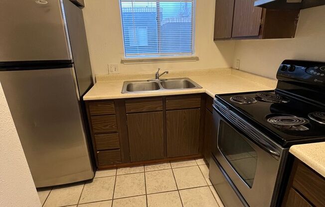 1 bed, 1 bath, 600 sqft, $700, Unit Unit 206