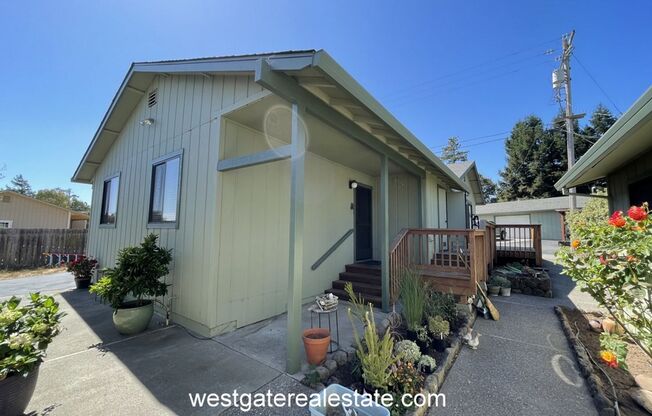 Darling 2/2 Country Cottage in West Petaluma - 538 Rainsville Road