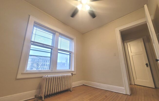 1 bed, 1 bath, $1,025, Unit 18