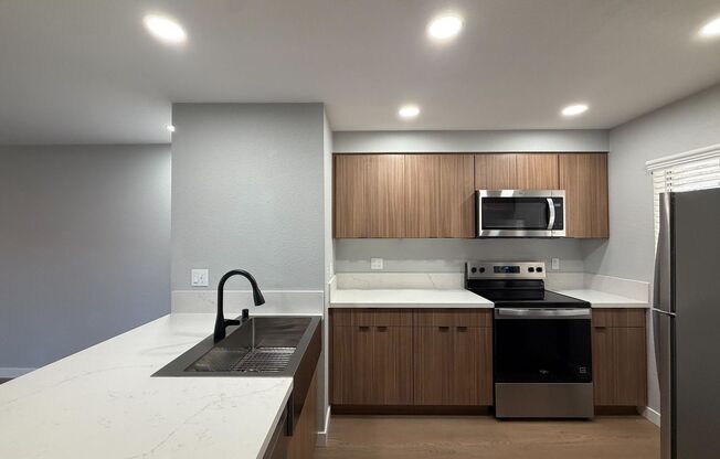 1 bed, 1 bath, 748 sqft, $2,840, Unit B-127