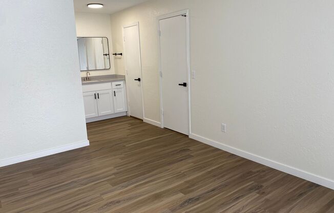 2 beds, 1 bath, 1,000 sqft, $1,675, Unit 2528-0215