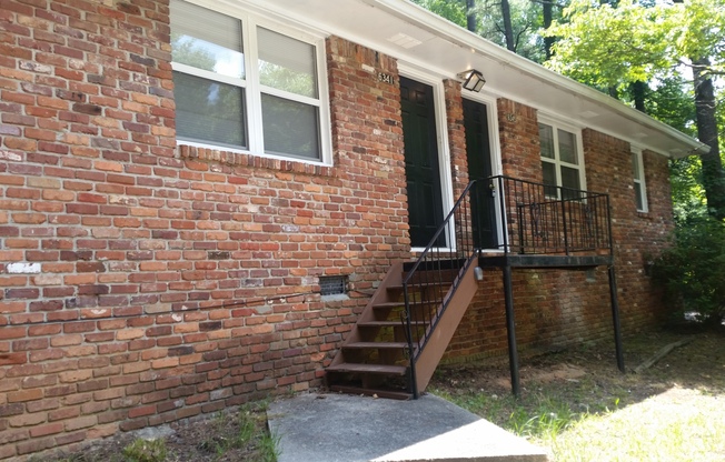 2 beds, 1 bath, $1,295