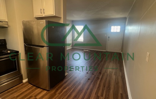 2 beds, 1 bath, $1,195, Unit 3D