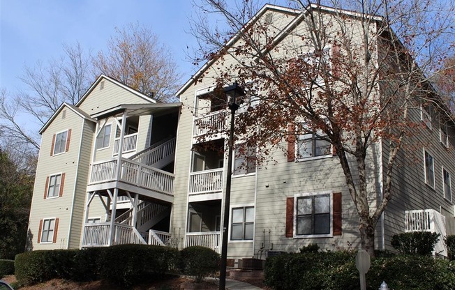 Towne Creek apartments in Gainesville Ga photo of outside 3 story property building