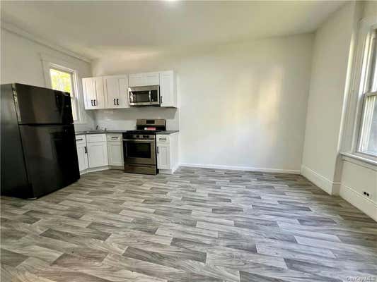 2 beds, 1 bath, 2,731 sqft, $3,027