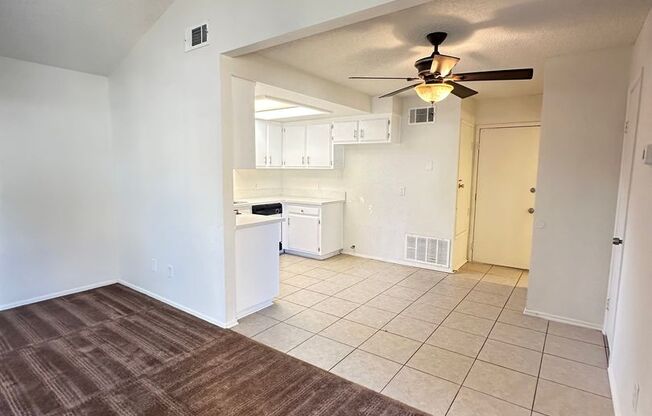 2 beds, 1.5 baths, 900 sqft, $1,800, Unit Unit C