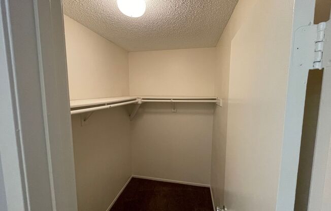 2 beds, 1 bath, 950 sqft, $2,400, Unit PEP128