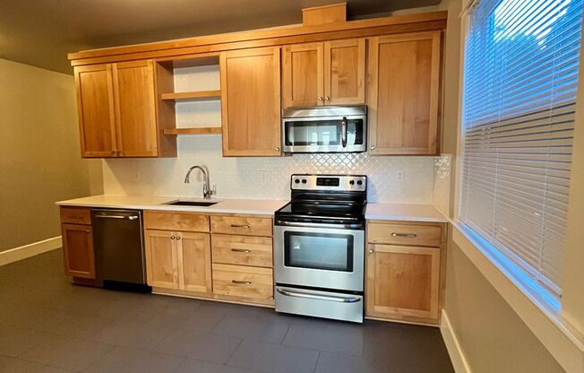 1 bed, 1 bath, $2,095