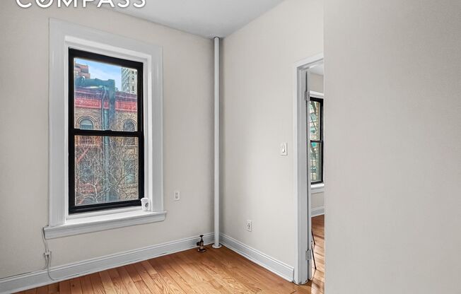 270 E 78 ST