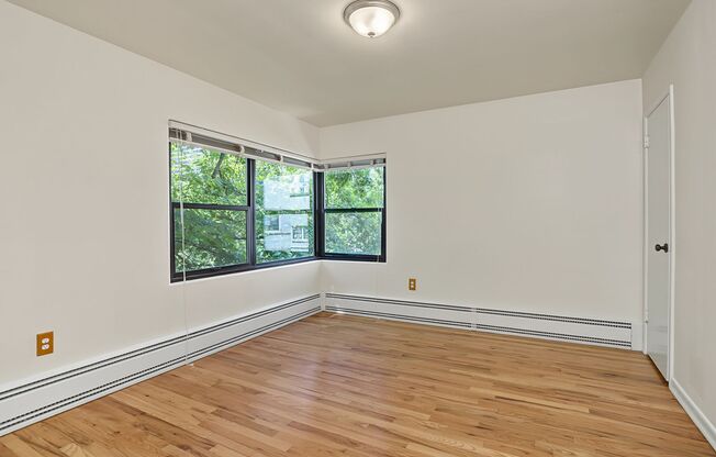 2 beds, 1 bath, 792 sqft, $1,985, Unit B408