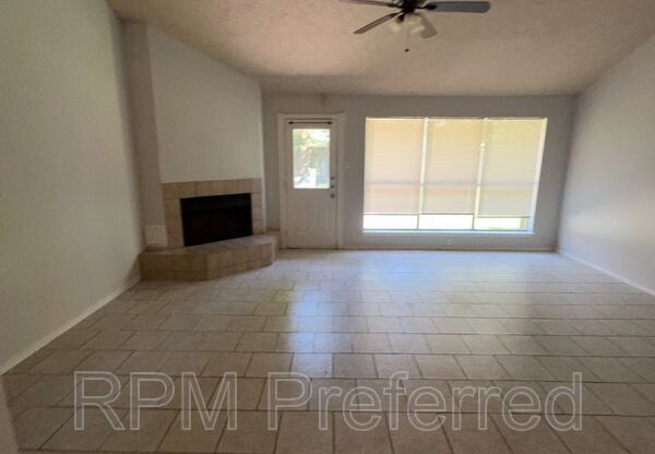 2427 AUTUMN SPG LN