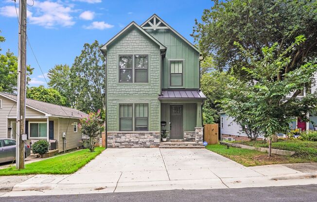 Hot Listing in Optimist Park! 3 Beds, 2.5 Baths, All the Vibes!