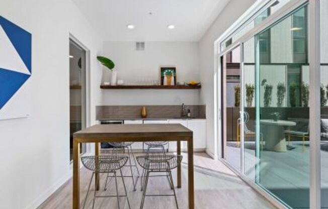 1 bed, 1 bath, 490 sqft, $1,425, Unit 210