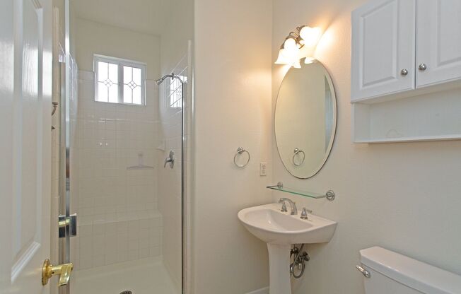 Grand and Gorgeous 5BR Home in La Fuente Gated Community!
