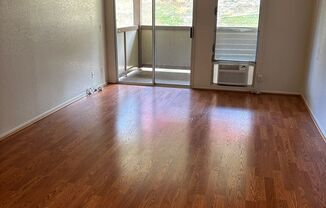 2 beds, 1 bath, $2,200