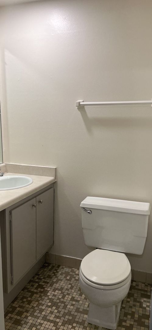 2 beds, 1.5 baths, 680 sqft, $1,375, Unit 233