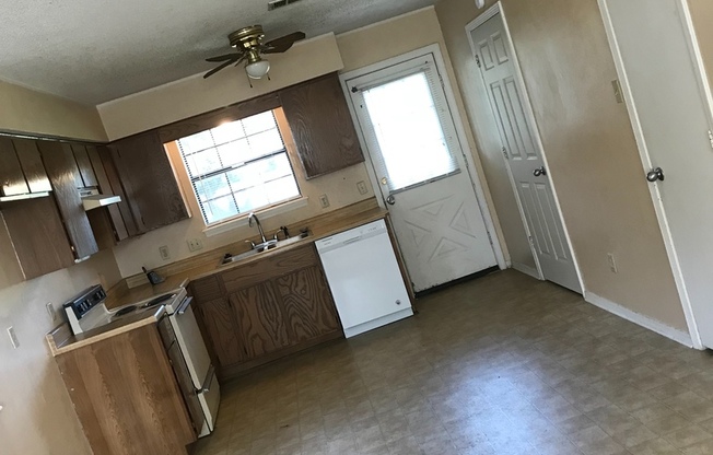 2 beds, 1 bath, $950