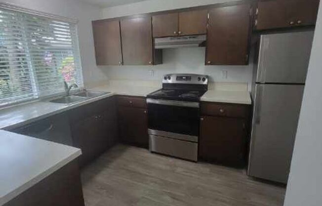 2 beds, 1.5 baths, 1,100 sqft, $2,150, Unit M