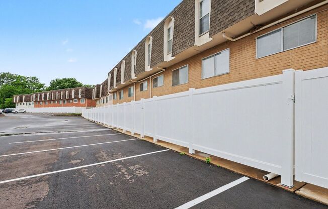 3 beds, 2.5 baths, 1,300 sqft, $1,495, Unit Chapel Dr-6825