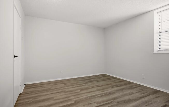 2 beds, 1 bath, 819 sqft, $1,200