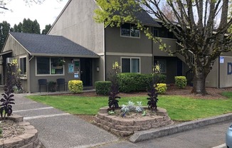 EAGLE POINTE APARTMENTS