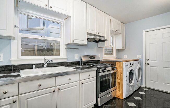 1 bed, 1 bath, $2,500, Unit 1616 Willow St