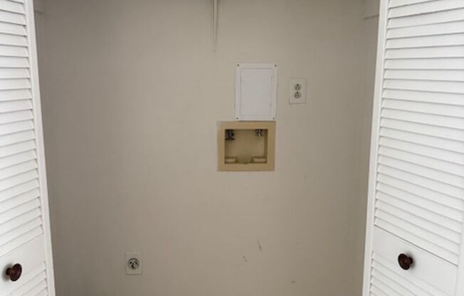 2 beds, 1 bath, 940 sqft, $1,125, Unit 203N