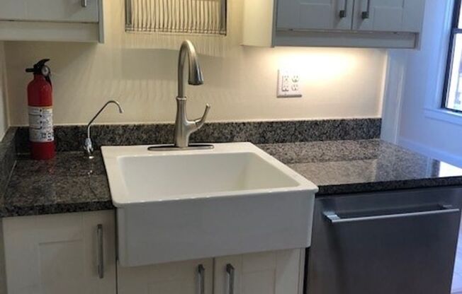 Spacious 2BR/1BA Apartment Available Now!! - Newly Renovated!!!