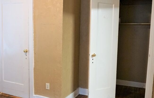1 bed, 1 bath, 780 sqft, $675, Unit 1130 NE 17th St