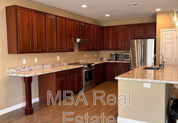 1407 E GARY WAY