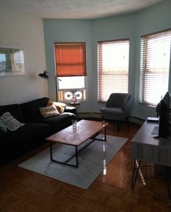 1 bed, 1 bath, 500 sqft, $2,700, Unit 8(4B)