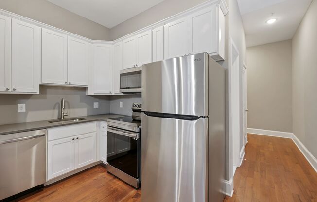 300 W FAYETTE ST