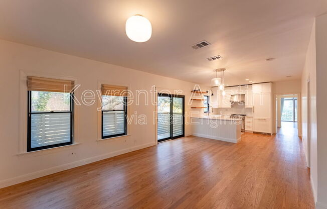 310 LE GRANDE AVE