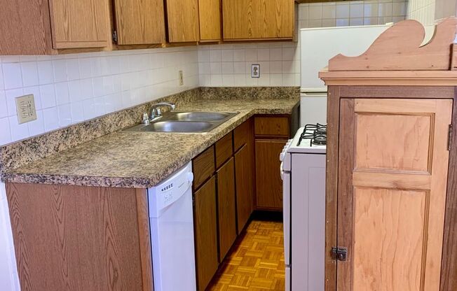 Studio, 1 bath, 300 sqft, $1,495, Unit 644-209