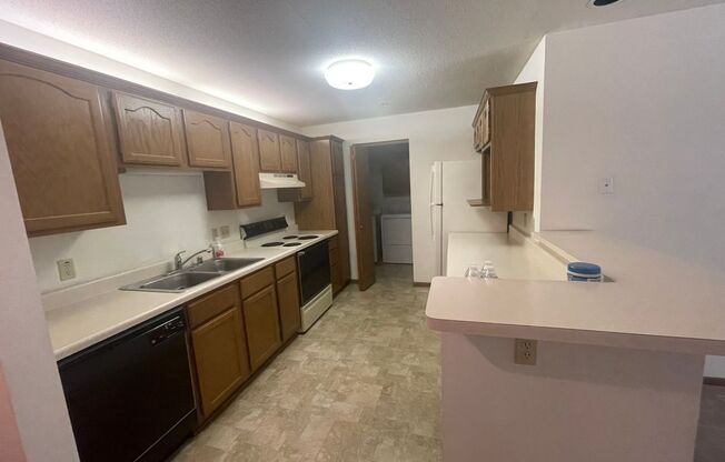 1 bed, 1 bath, $1,115, Unit 208