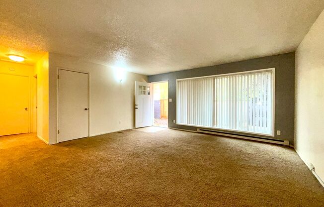 2 beds, 1 bath, $1,699, Unit 4624