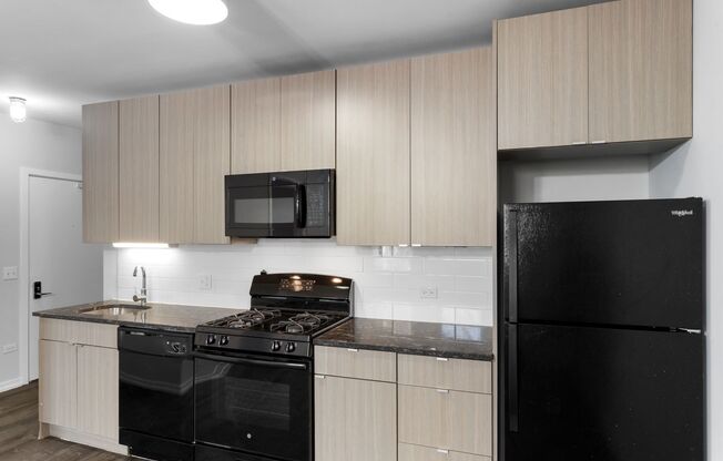 2 beds, 1 bath, $2,300, Unit 201