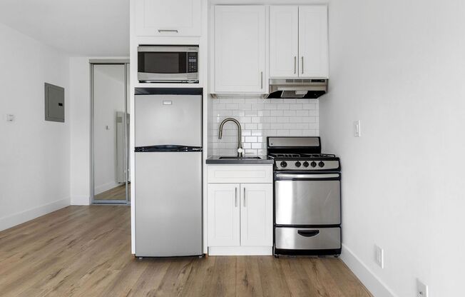 Studio, 1 bath, 230 sqft, $1,825, Unit 716- 02