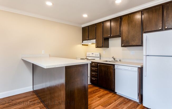 1245 10th Avenue (993r)