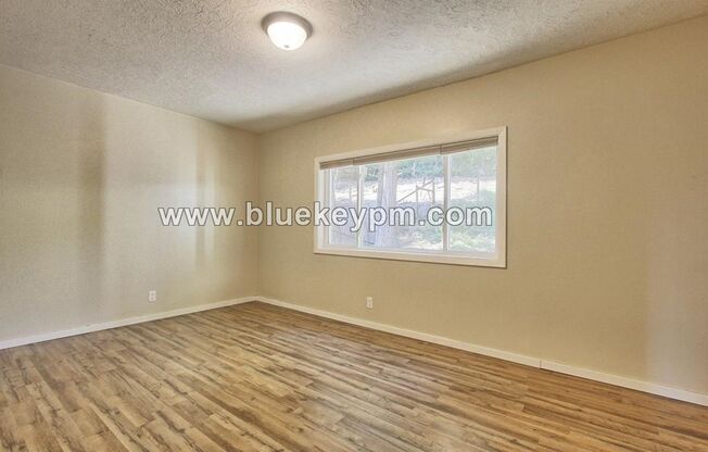 3 beds, 1 bath, $2,295