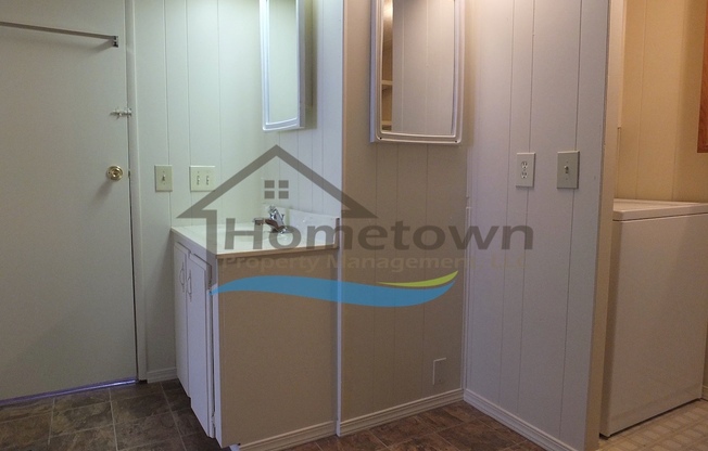 2 beds, 1 bath, $1,205, Unit Space 55