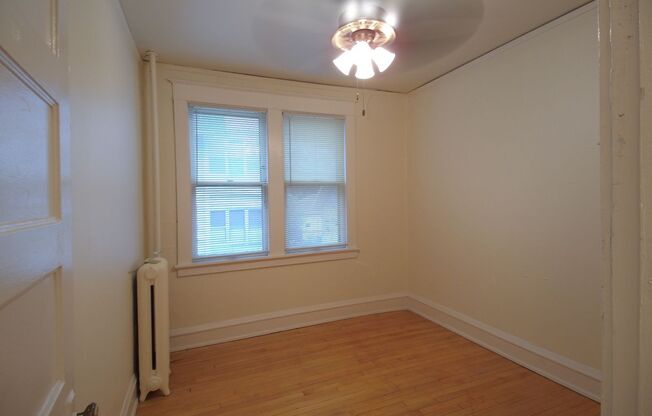 2 beds, 1 bath, 915 sqft, $1,400, Unit 3059 N Maryland Ave C, Milwaukee, WI 53211