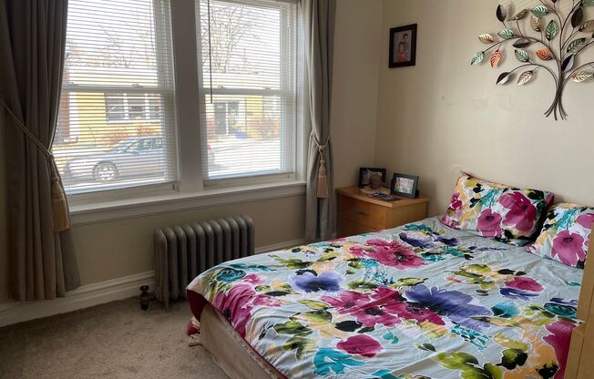 2 beds, 1 bath, 950 sqft, $1,700, Unit 4413-1B